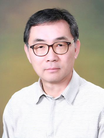 강곤 교수.jpg
